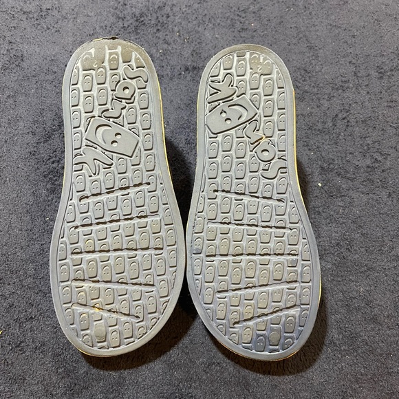 Sanuk blue children’s shoes! - Picture 3 of 4